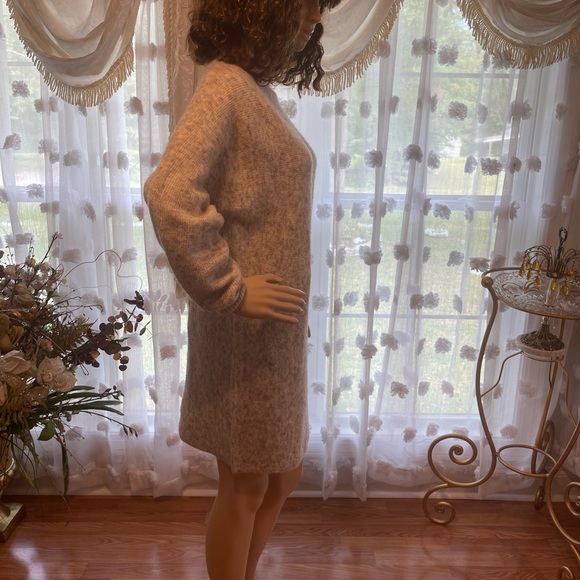 Anthropologie Sweater - Picture 2 of 3